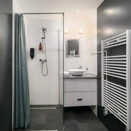 Cosy In Heart Of The -prime Location