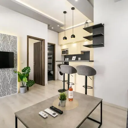 Cosy In Heart Of The -prime Location Apartment *