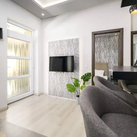 Apartment Cosy In Heart Of The -prime Location